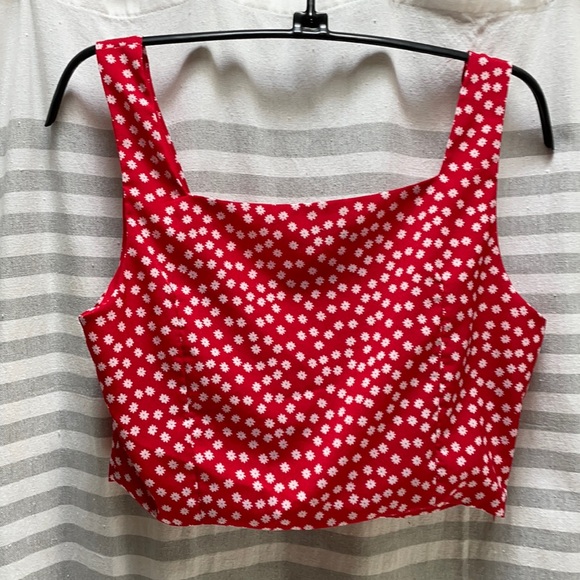 Cropped Tank - Picture 2 of 4